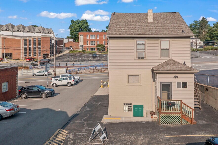 More Photos Of 5133 Brightwood Rd, Bethel Park Office Residential For Sale