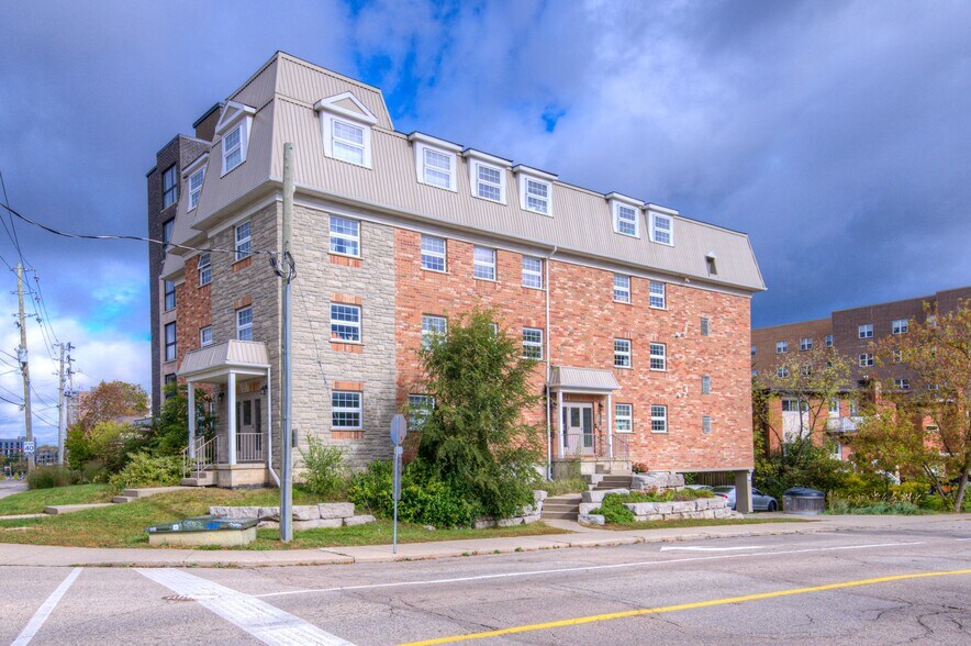 More Photos Of 172 Regina St N, Waterloo Apartments For Sale