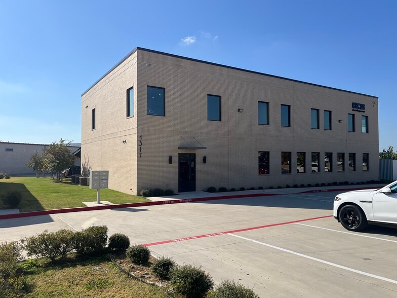 More Photos Of 4317 Marsh Ridge, Carrollton Showroom For Sale