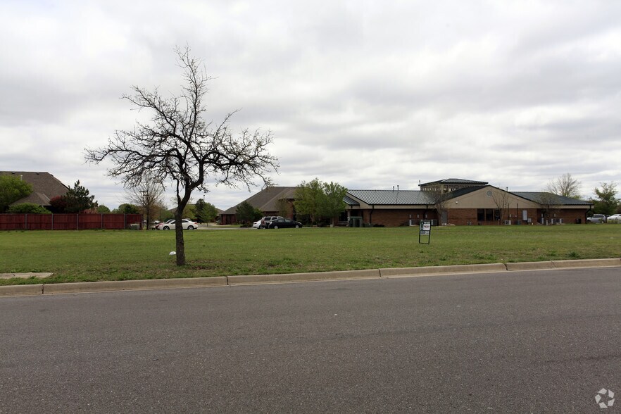 More Photos Of 817 26th Ave NW, Norman Land For Sale