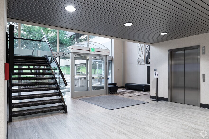 More Photos Of 23 Inverness Way E, Englewood Office For Lease