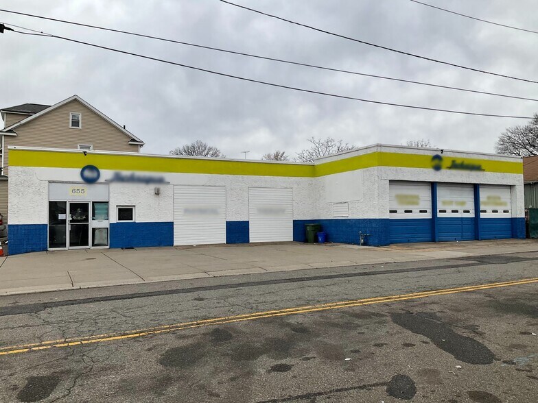 Primary Photo Of 655 St George Ave, Roselle Storefront Retail Office For Sale