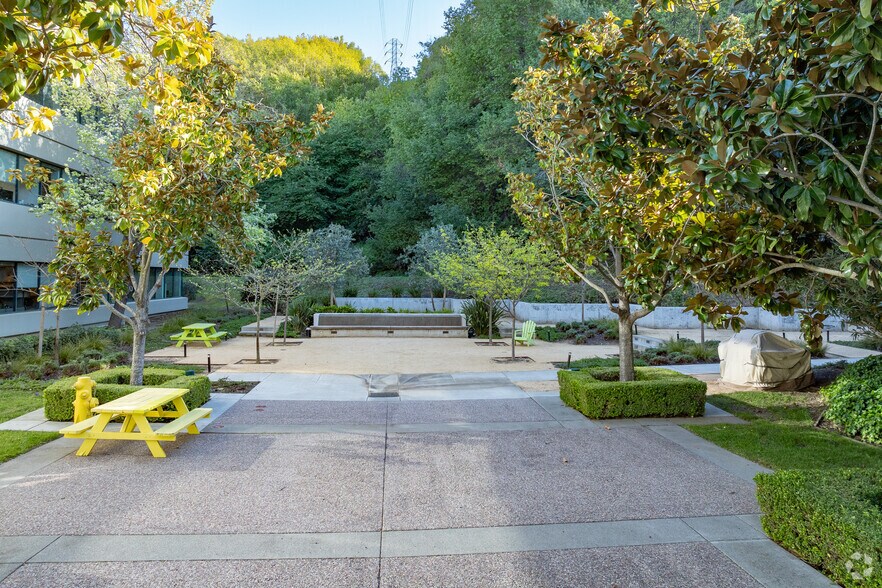 More Photos Of 500 Redwood Blvd, Novato Unknown For Lease