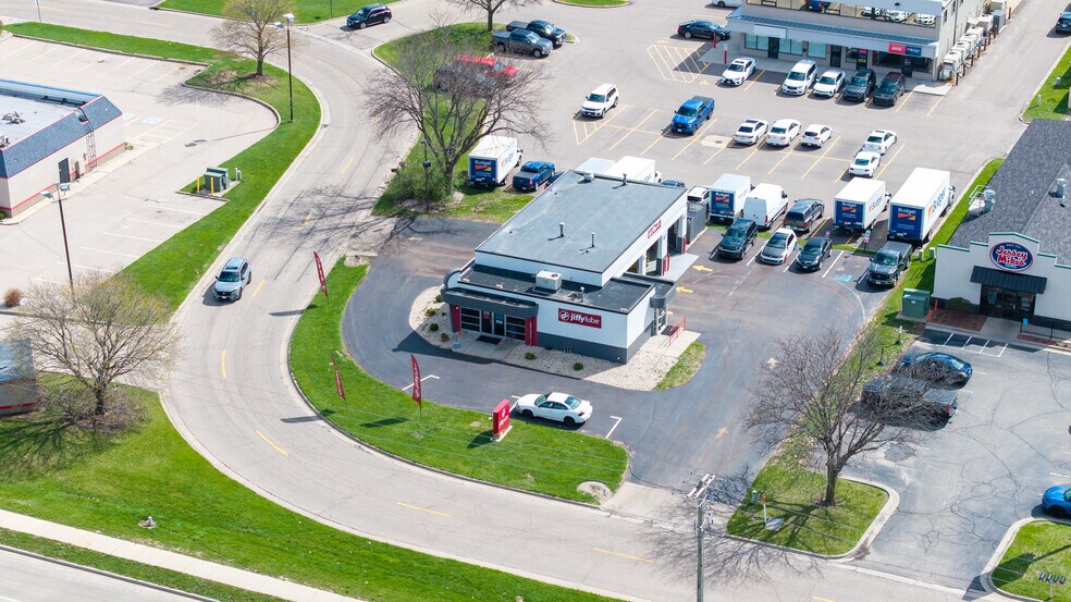 Primary Photo Of 2306 Humes Rd, Janesville Auto Repair For Sale