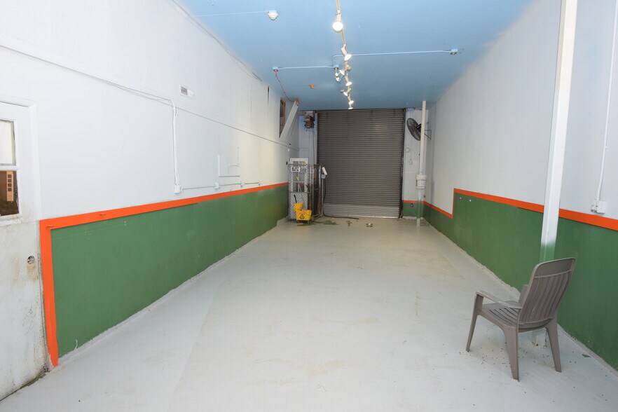 More Photos Of 836-838 Poplar Pl S, Seattle Manufacturing For Sale