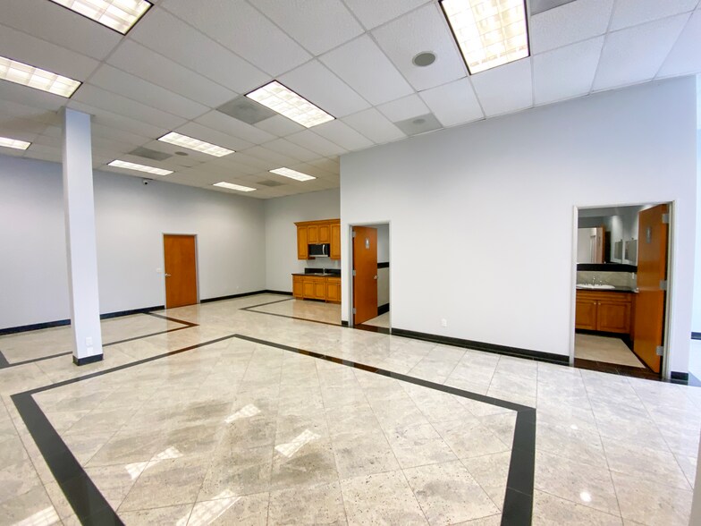 More Photos Of 3190 Airport Loop Dr, Costa Mesa Research And Development For Lease