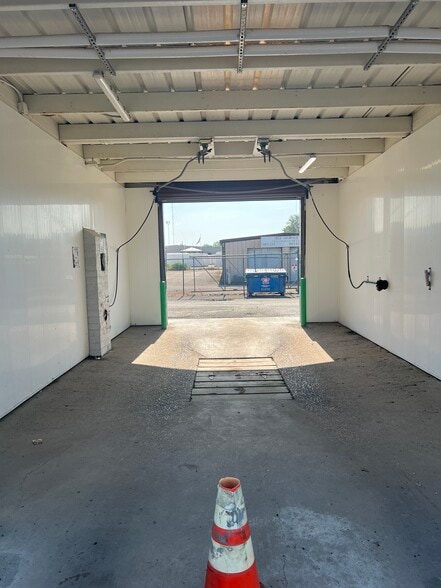 More Photos Of 1735 N Bloomington St, Streator Carwash For Lease
