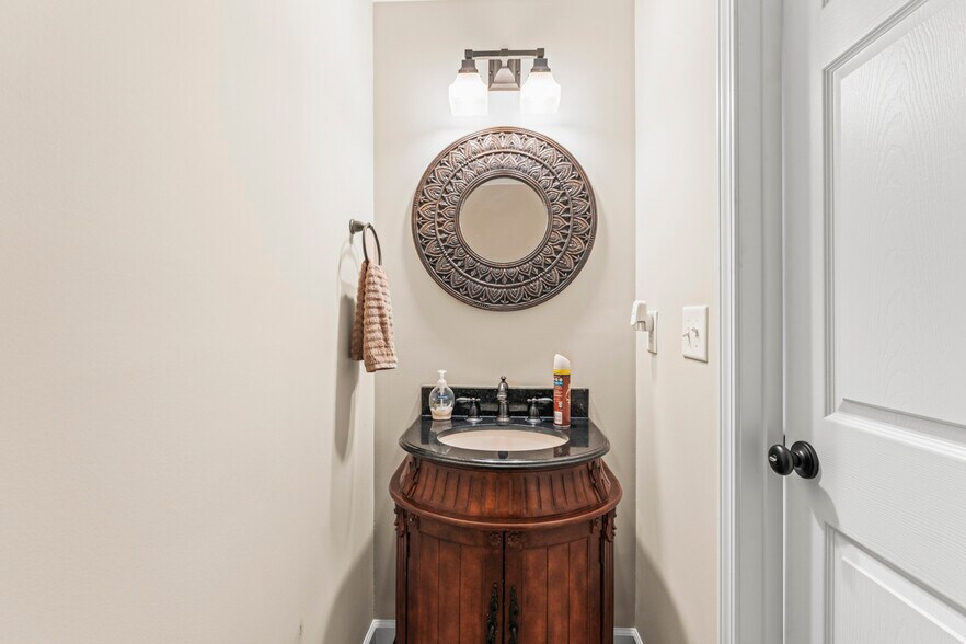 More Photos Of 128 Killian Farm Rd, Stanley Medical For Lease