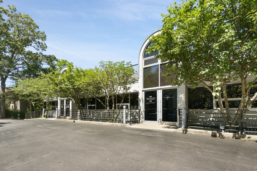 More Photos Of 449 N State Rd, Briarcliff Manor Village Medical For Lease