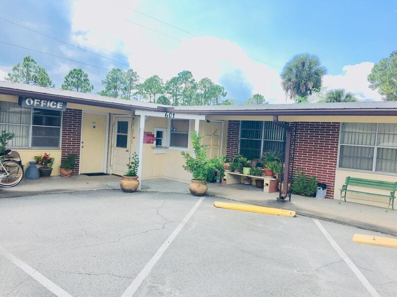More Photos Of 601 N State St, Bunnell Hotel For Sale