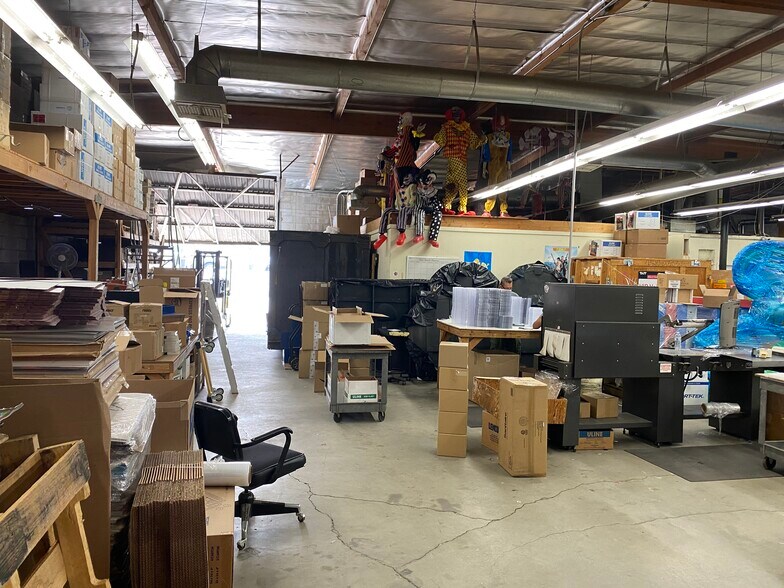 More Photos Of 6855 Vineland Ave, North Hollywood Warehouse For Sale