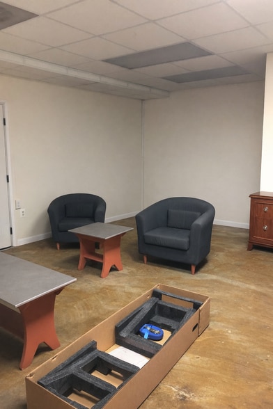 More Photos Of 3415-3501 Windom Rd, Brentwood Warehouse For Lease