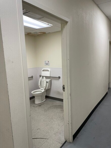 More Photos Of 230 A Nellis Blvd, Las Vegas Freestanding For Lease