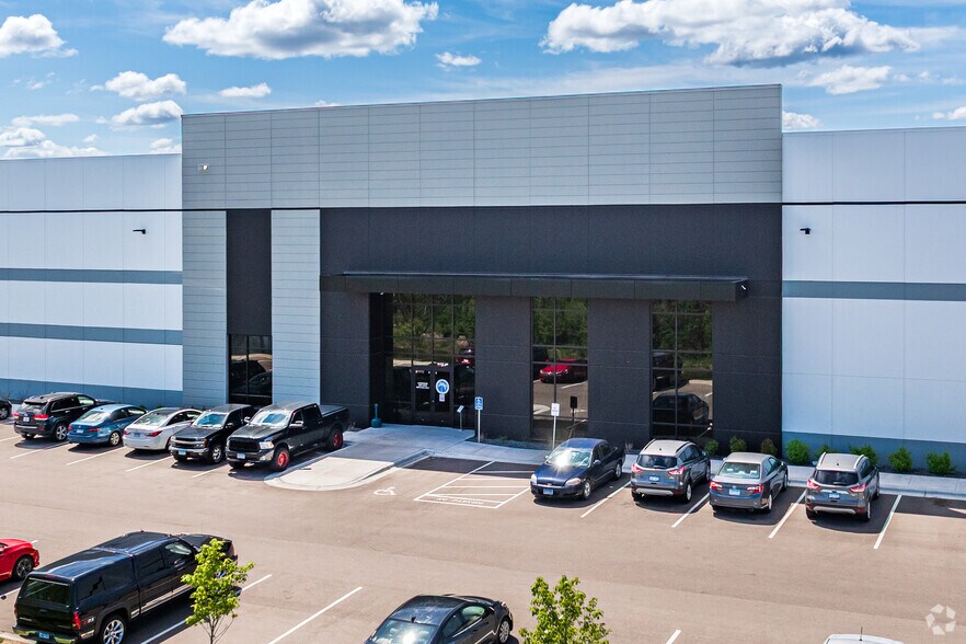 More Photos Of 10400 Naples St NE, Blaine Industrial For Lease