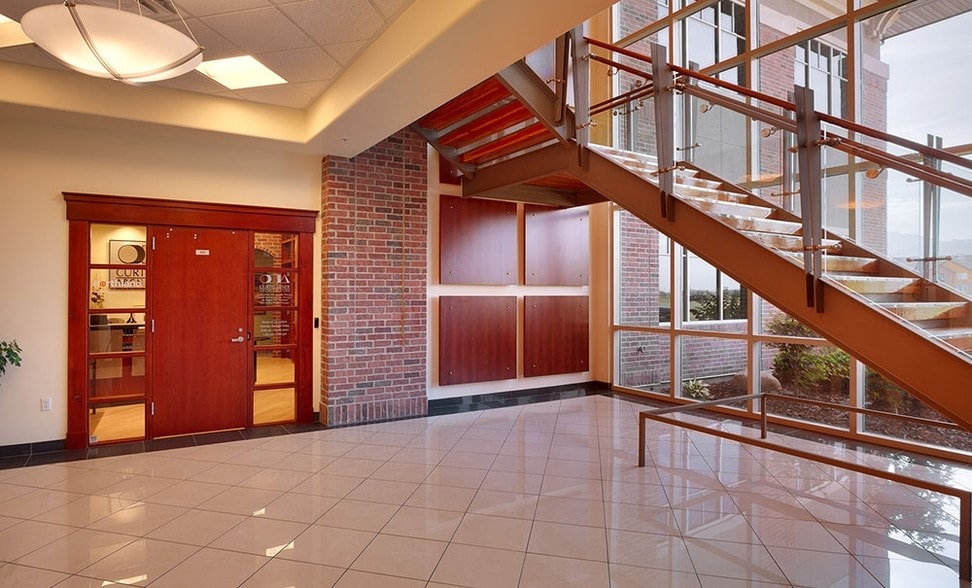 More Photos Of 233 S Pleasant Grove Blvd, Pleasant Grove Office For Sale