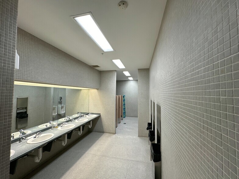 More Photos Of 250 Park West Dr, Pittsburgh Office For Sale