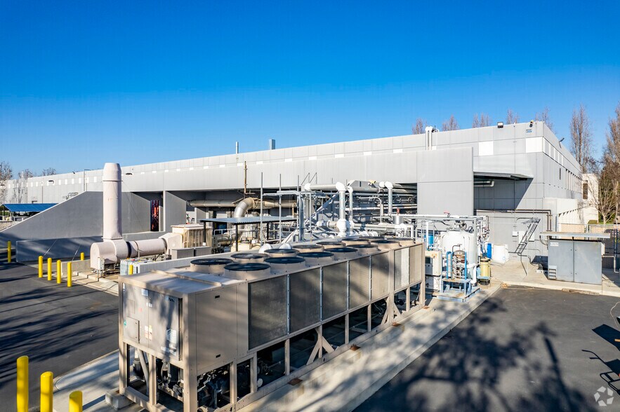 More Photos Of 6500 Kaiser Dr, Fremont Research And Development For Lease