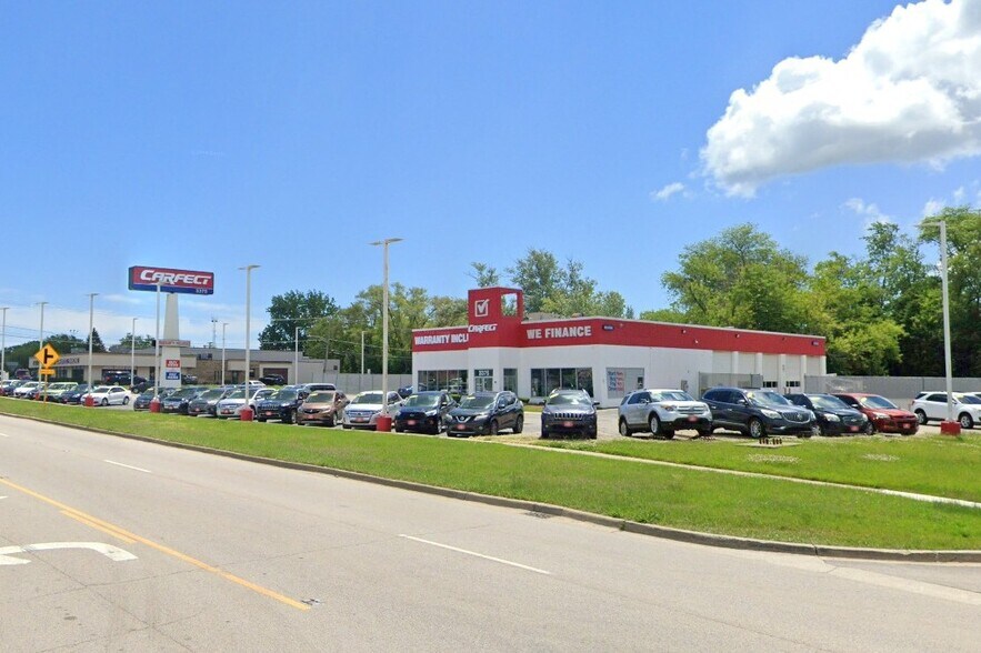 More Photos Of 3375 W Grand Ave, Waukegan Auto Dealership For Sale