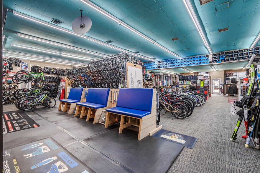 More Photos Of 4901 49 ave, Lloydminster Storefront For Sale