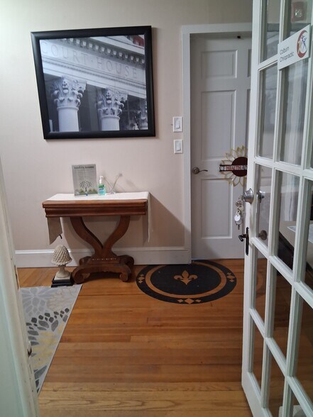 More Photos Of 2833-2837 Main St, Glastonbury Loft Creative Space For Lease