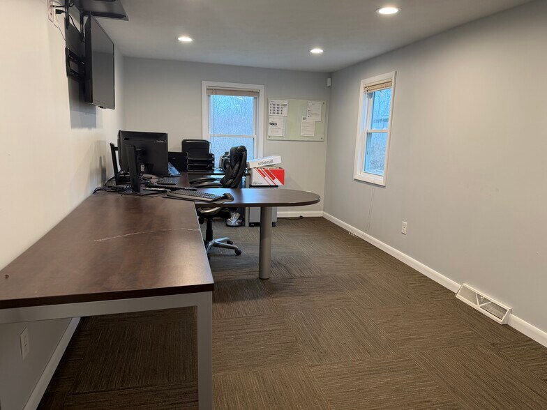 More Photos Of 4334 Abrigador Trl NE, Comstock Park Office For Lease