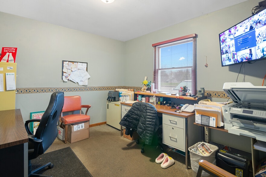 More Photos Of 125 N Newton St, Middleton Restaurant For Sale