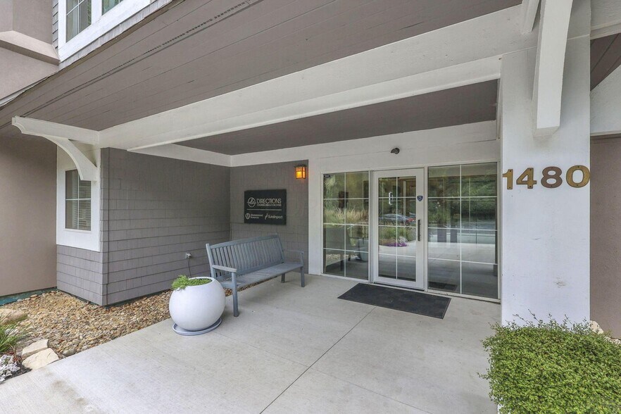 More Photos Of 1480 Manning Pky, Powell Loft Creative Space For Sale