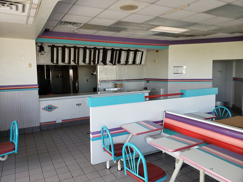 More Photos Of 2775 Woodlawn Rd, Lincoln Fast Food For Sale