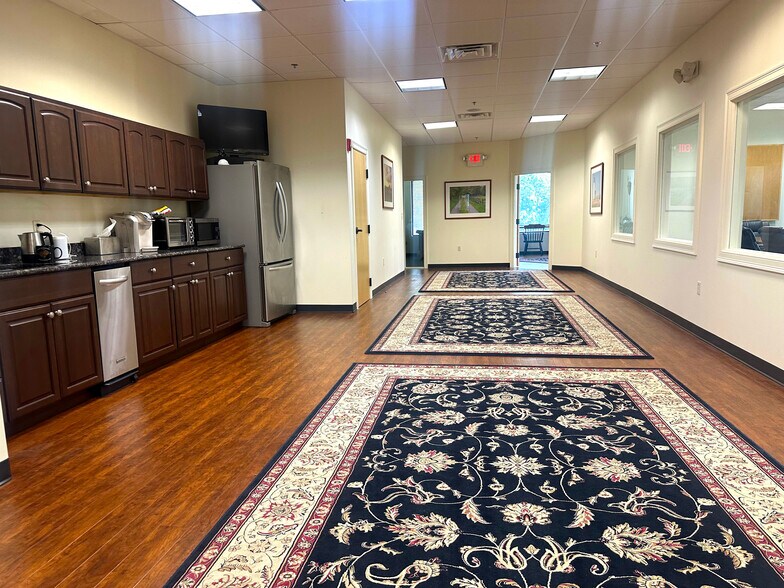 More Photos Of 150A Andover St, Danvers Office For Sale