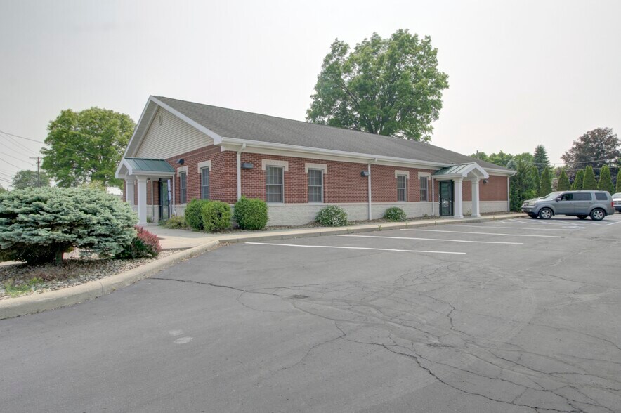 More Photos Of 366 N Portland Way, Galion Medical For Lease