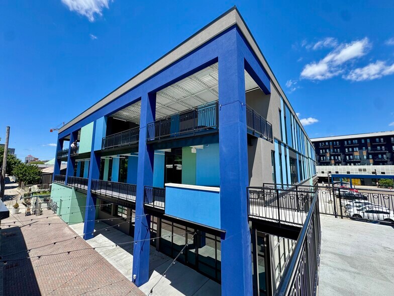 More Photos Of 814 E Main St, Louisville Storefront Retail Office For Lease