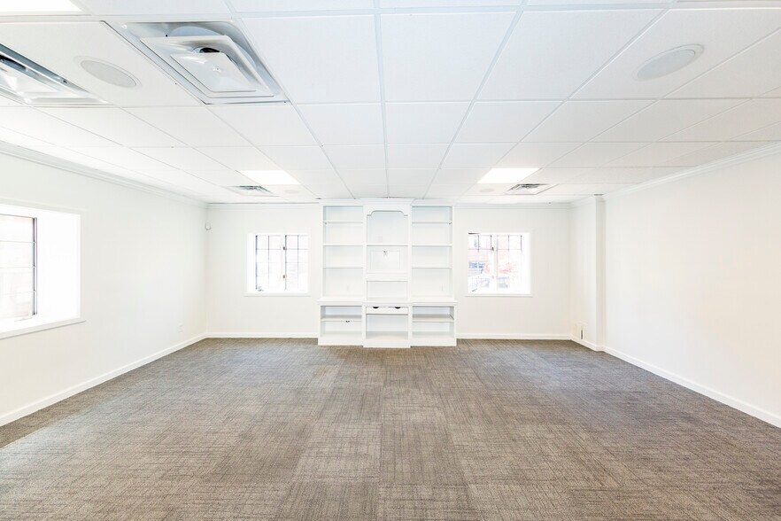 More Photos Of 30-40 E Columbus St, Columbus Unknown For Lease