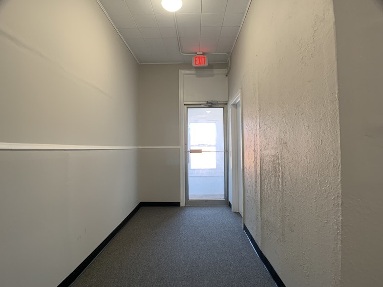 More Photos Of 105 N Depot St, Somonauk Apartments For Sale