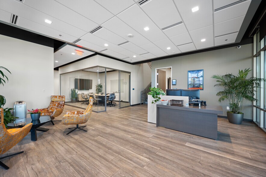 More Photos Of 9175 E Pima Center Pky, Scottsdale Warehouse For Lease