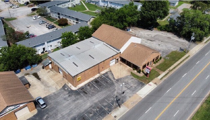 Primary Photo Of 1007 N King St, Hampton Auto Repair For Lease