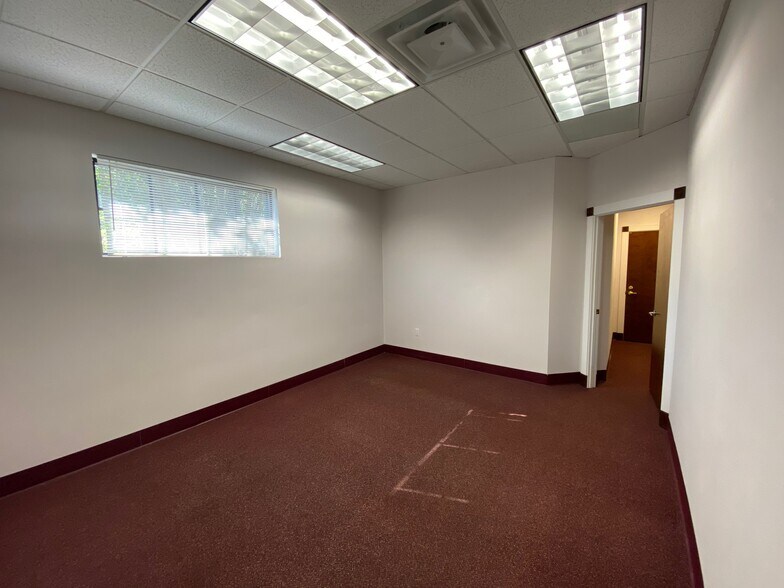 More Photos Of 165 Sabal Palm Dr, Longwood Medical For Lease