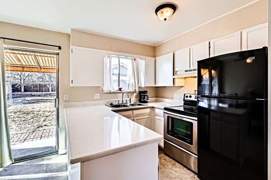 More Photos Of 9 Lansing St, Aurora Apartments For Sale