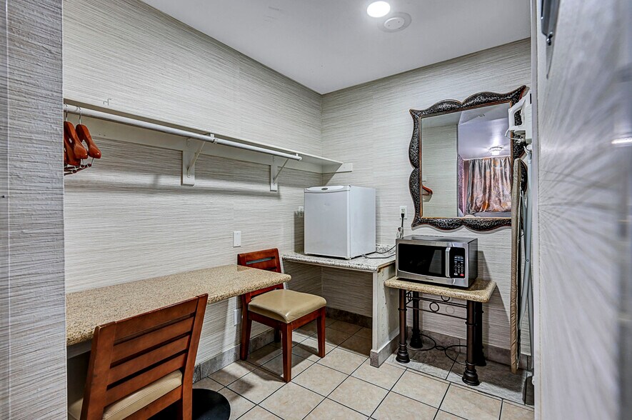 More Photos Of 2855 Fremont St, Las Vegas Hotel For Sale