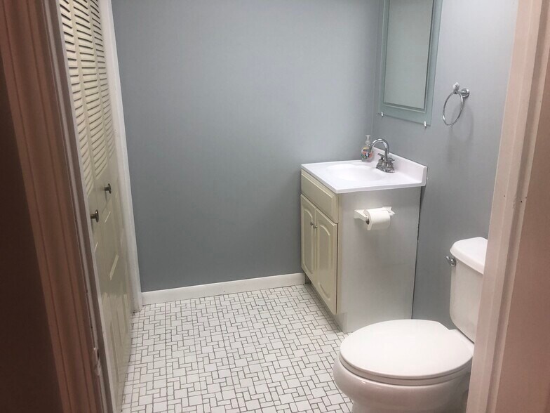 More Photos Of 150 River Rd, Montville Office For Sale