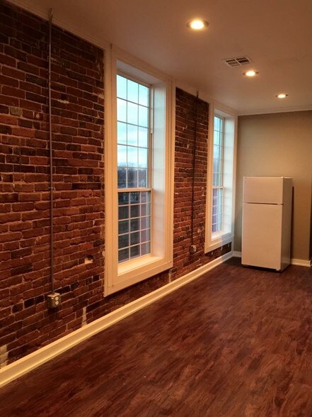 More Photos Of 200 W Main St, Marietta Storefront Retail Residential For Sale