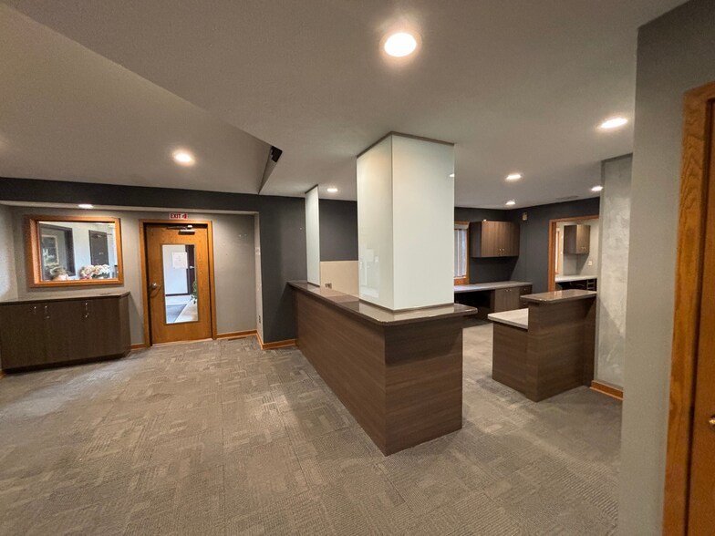 More Photos Of 2121 Abbott Rd, East Lansing Office For Sale