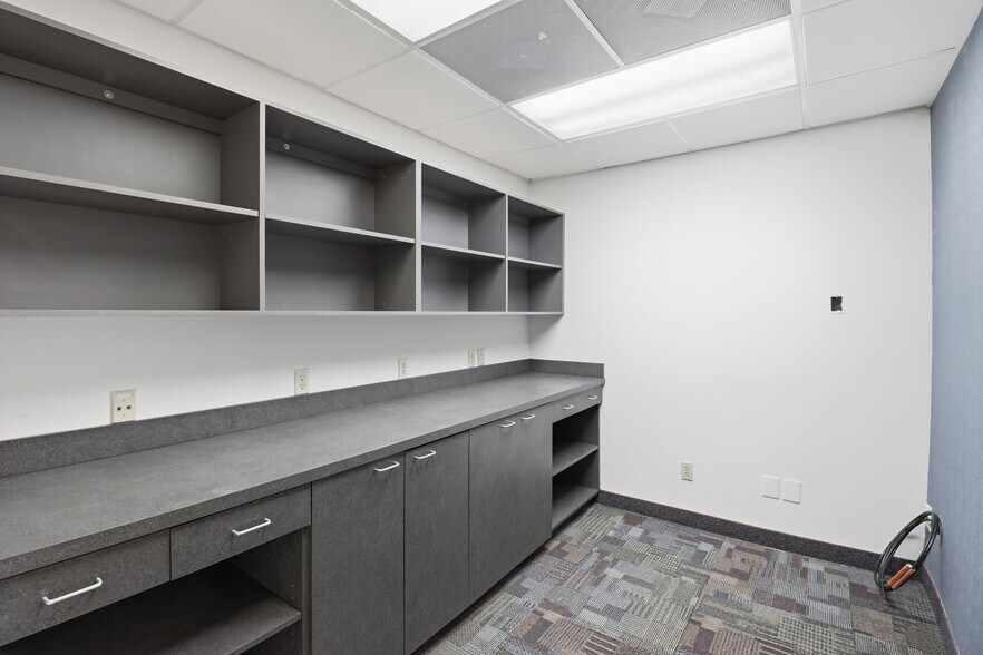 More Photos Of 585 Technology Pky, Lake Mary Office For Sale