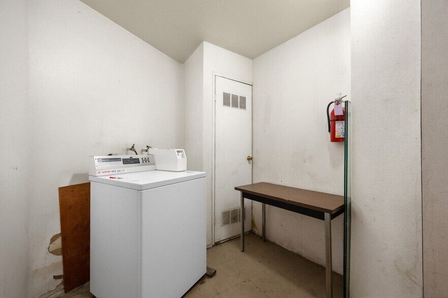 More Photos Of 2104 Mozart St, Los Angeles Apartments For Sale