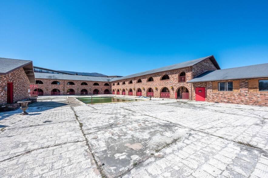 More Photos Of 4858 Route 32, Catskill Hotel For Lease