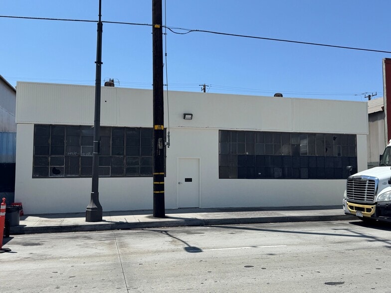 Primary Photo Of 4228 E Washington Blvd, Commerce Warehouse For Sale