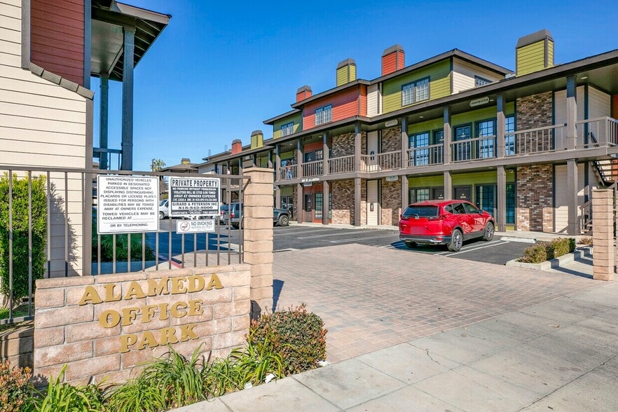 More Photos Of 207 W Alameda Ave, Burbank Office For Sale