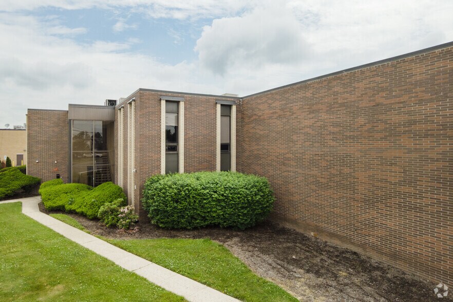 More Photos Of 205 Moonachie Rd, Moonachie Warehouse For Lease