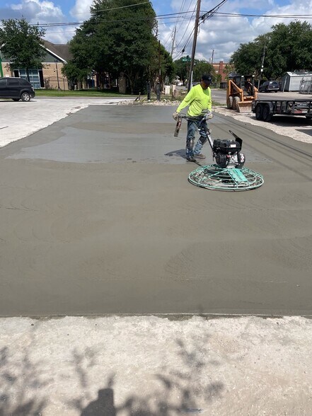 More Photos Of 515 Berry Rd, Houston Freestanding For Lease