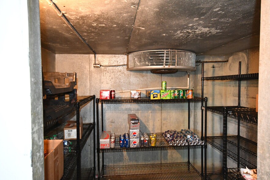 More Photos Of 2620 W 2nd St, The Dalles Restaurant For Sale