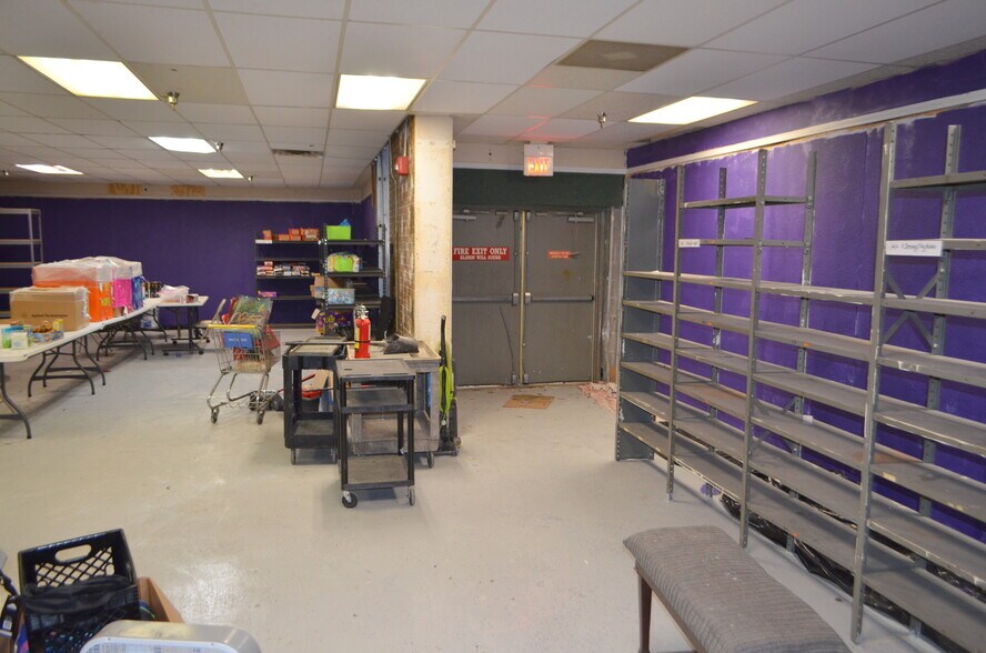 More Photos Of 2010 Stateline Rd W, Southaven Schools For Lease